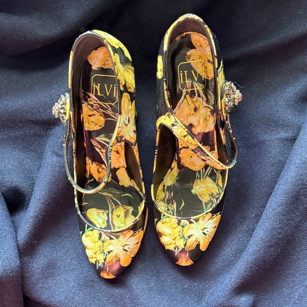 Elegant Floral Black and Yellow Heels